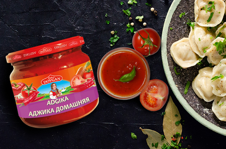 Adgika von Dovgan ist eine beliebte Sauce für viele Gerichte